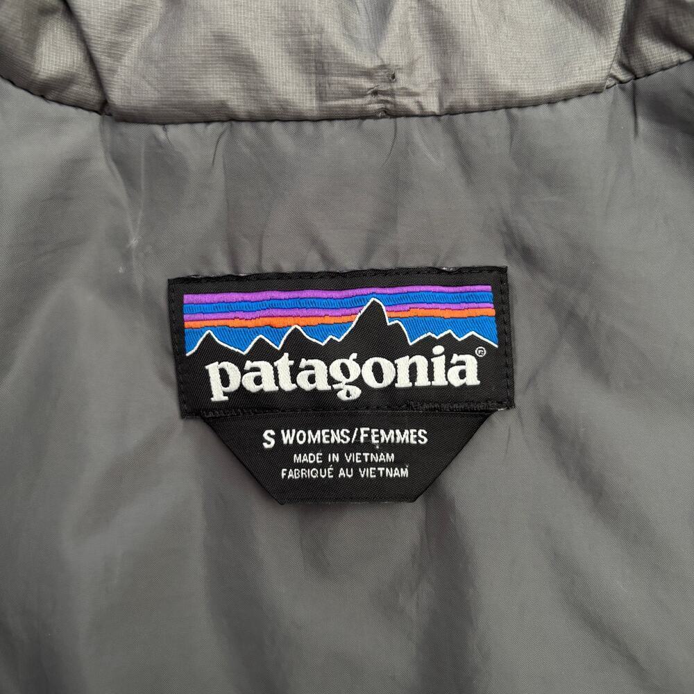 Patagonia Women’s Nano Puff Parka Silver Grey - Size: Small - Picture 3 of 13